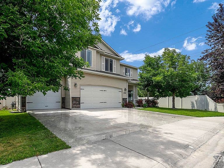 2158 W Swallowtail Pl photo 1
