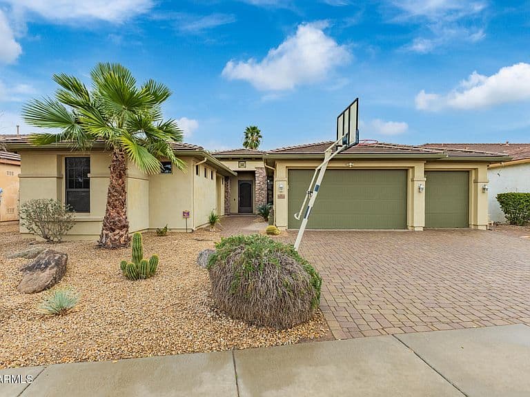 16111 W Glenrosa Ave photo 2