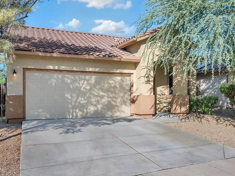 39836 N MESSNER Way photo 1