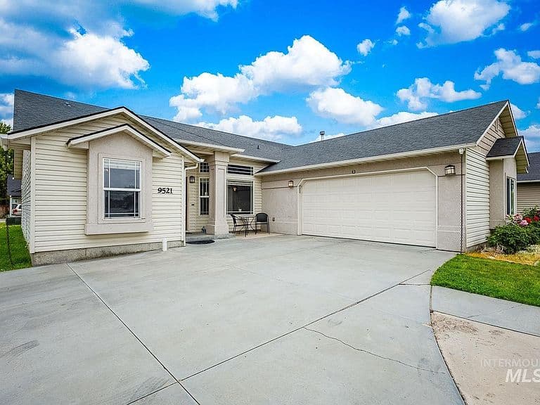 9521 W Cory Ln photo 2