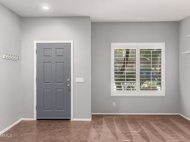 44344 W KNAUSS Drive photo 2