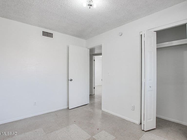 872 W Glenn St photo 4