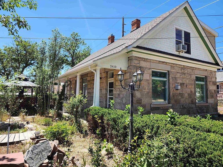 2410 Van Lennen Ave photo 1