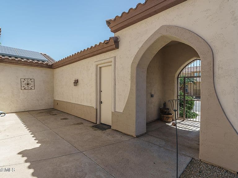 14582 W WILSHIRE Drive photo 5