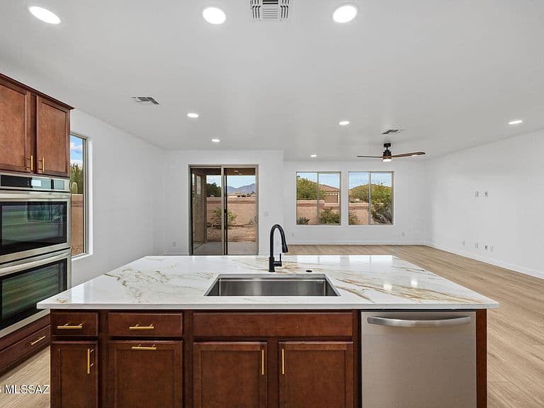 11952 N Raphael Way photo 5