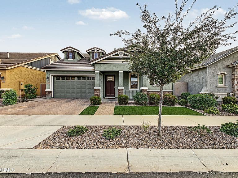 4279 E CLIFTON Avenue photo 2