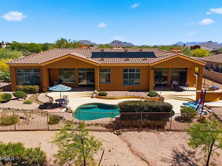 10432 E WINTER SUN Drive photo 2
