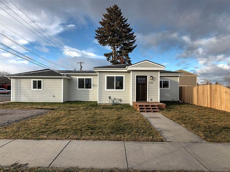 2323 Johnson St photo 1
