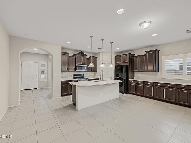 3613 N ASTORIA Drive photo 5