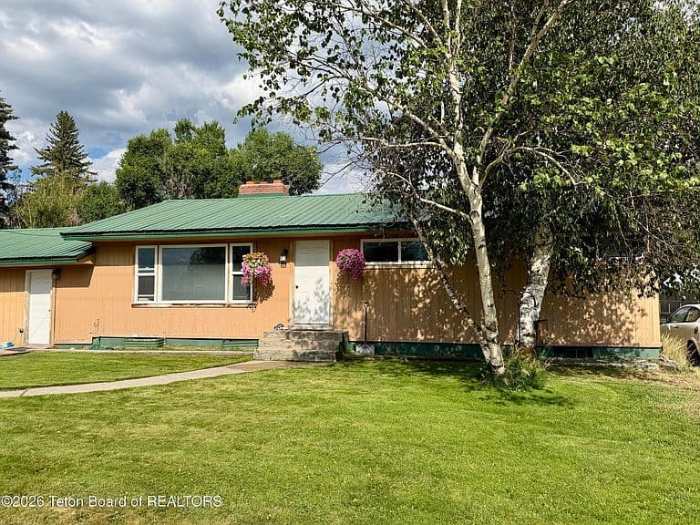 425 Lincoln St photo 1