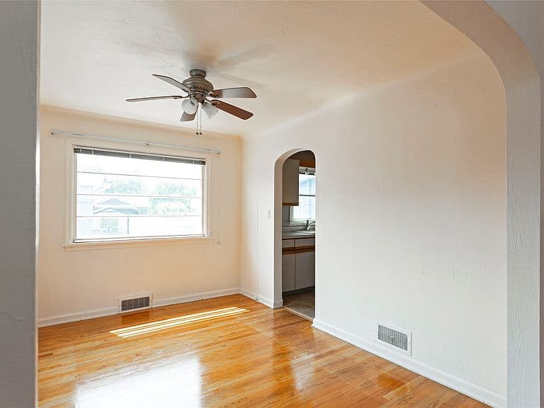 511 Livingston Ave photo 5