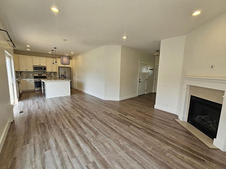 1041 Daybreak Ln photo 5