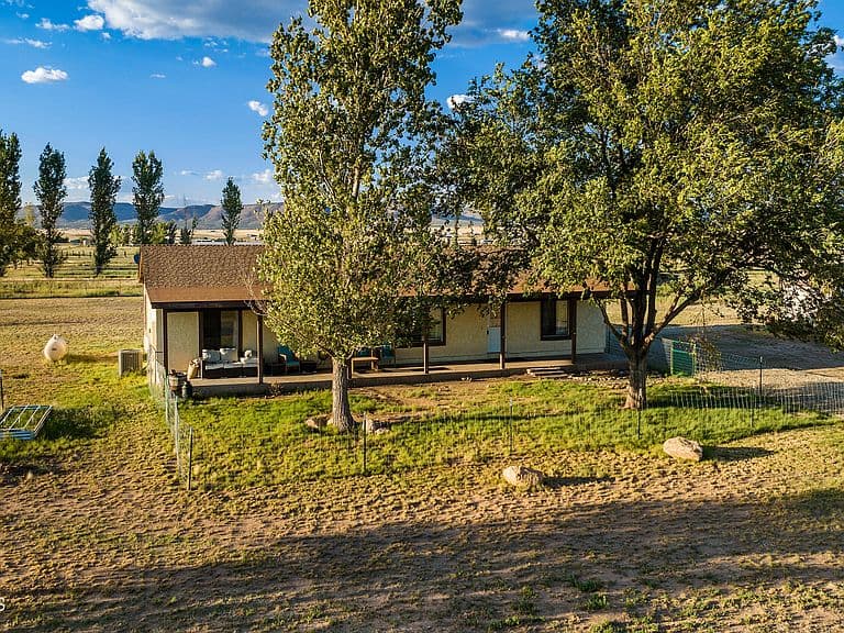 4500 W Robbie Ln photo 1