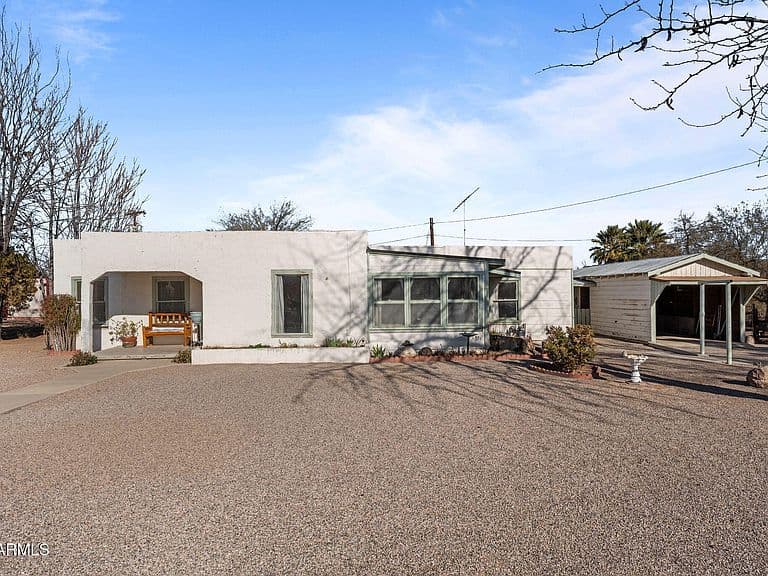 100 SWILLING Avenue photo 2