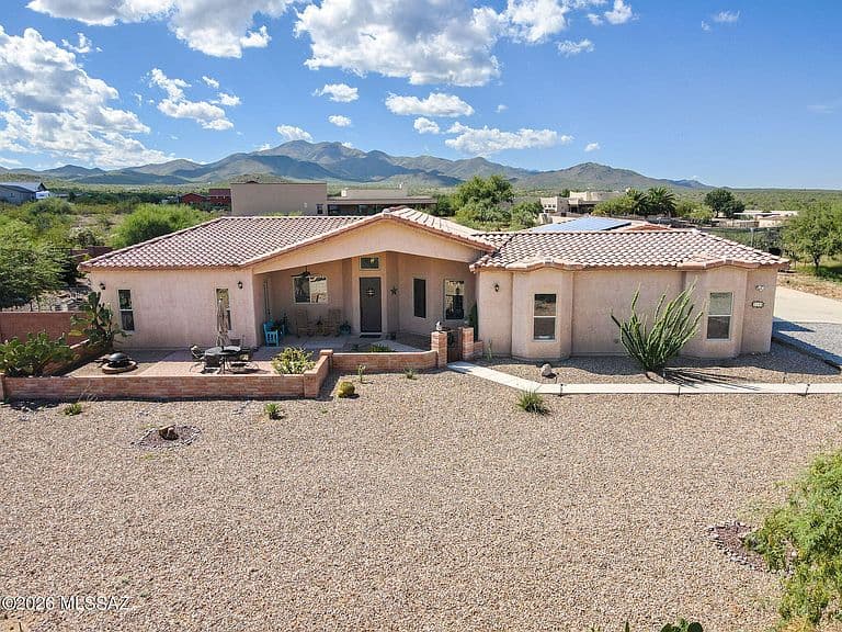 2540 E Lomas Dr photo 1