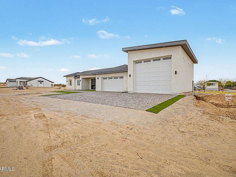 33248 W WILSON Street photo 3