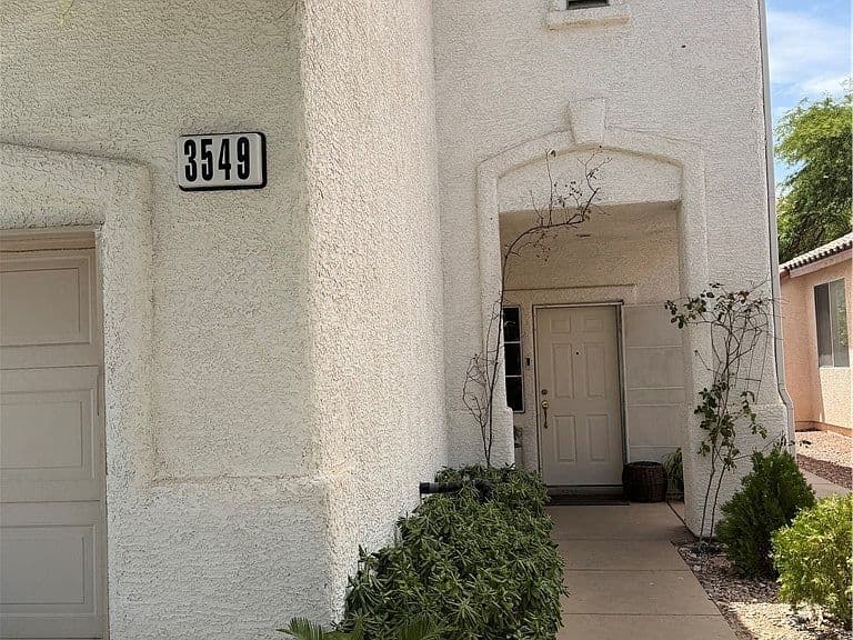 3549 April Springs St photo 2