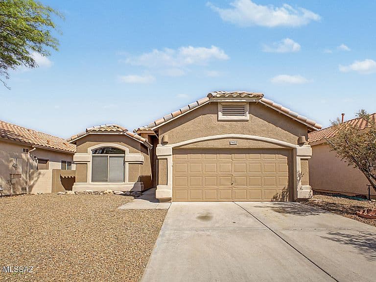 7932 N Panamint Dr photo 1