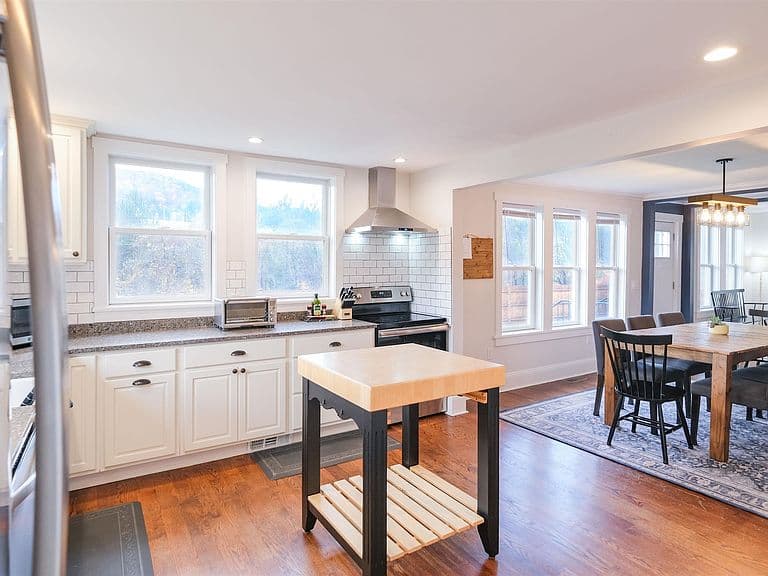 9 Ives Road photo 4