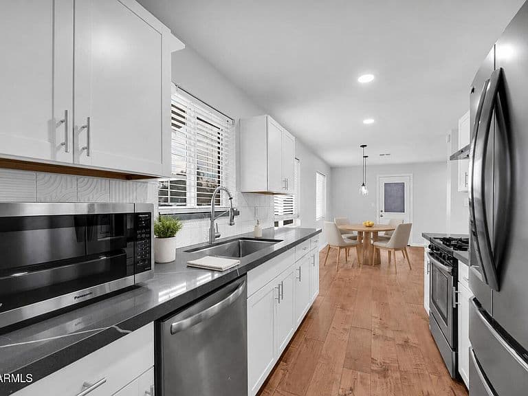 4702 E MCKINLEY Street photo 4
