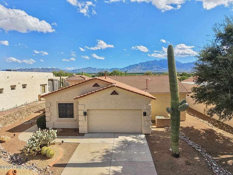 2687 S Ridge Top Dr photo 2