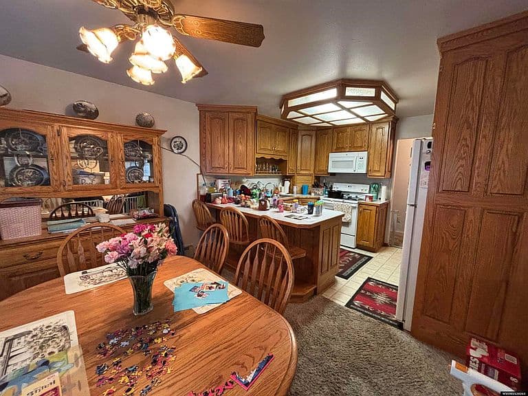320 N Wagon Wheel Dr photo 3