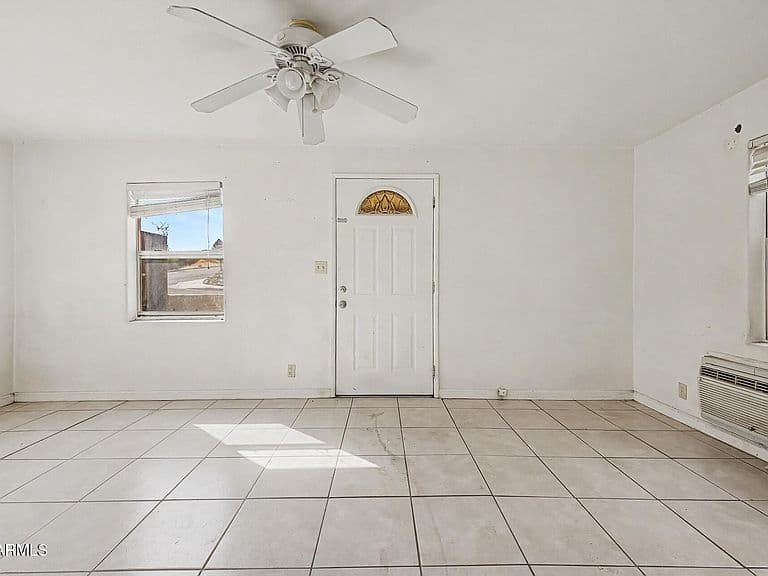 389 W NAVAJO Street photo 5