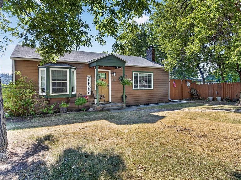818 Roubaix Dr photo 1
