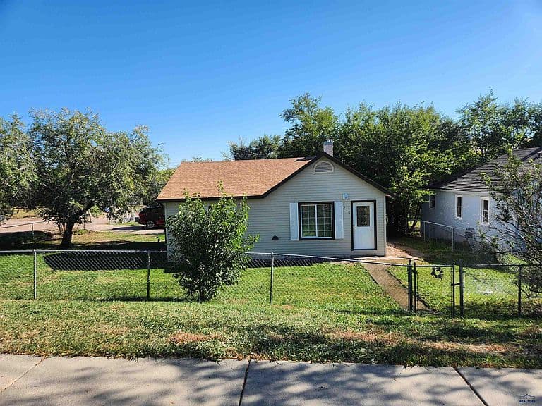 910 Silver St photo 3