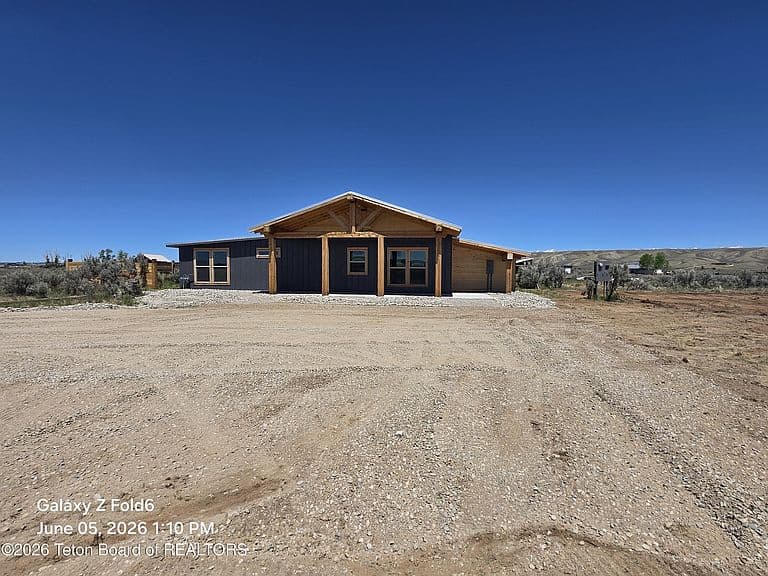 45 Frontage Rd photo 2