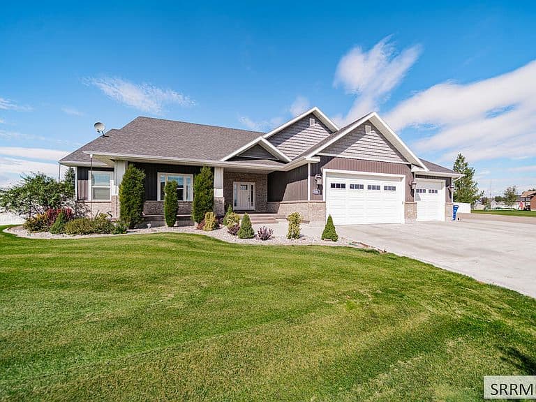 2141 E Cedar Point Ln photo 2