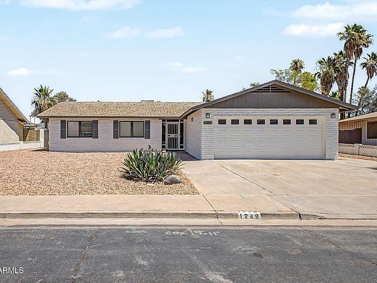 1248 E INDIGO Street photo 2