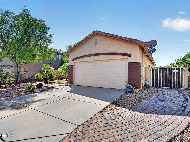 13331 W GELDING Drive photo 2