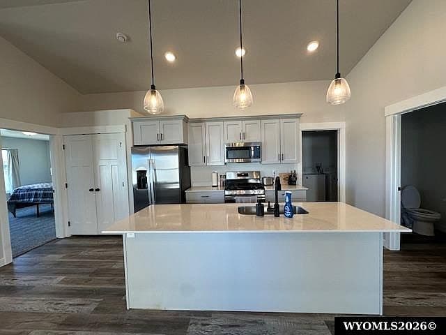 1405 Louise Ln photo 3
