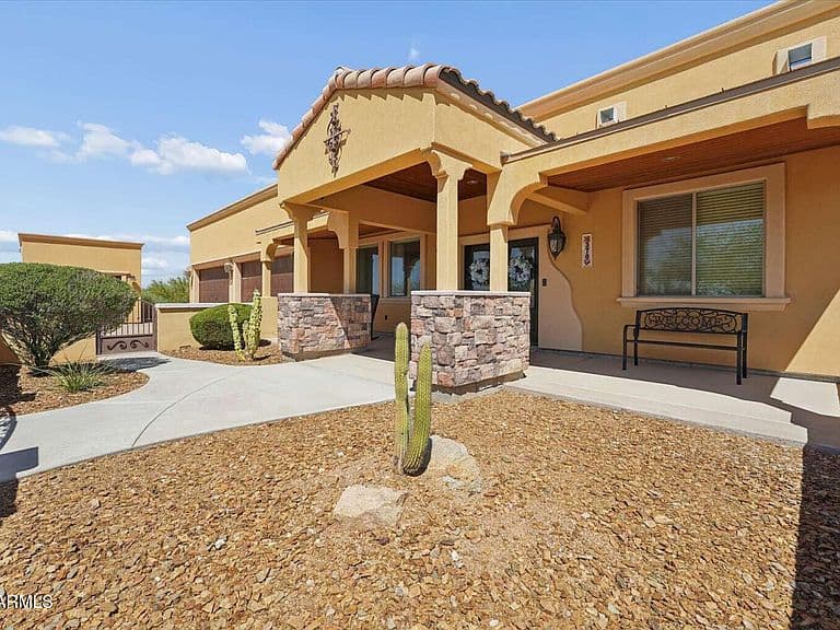 370 E Canyon Street photo 1