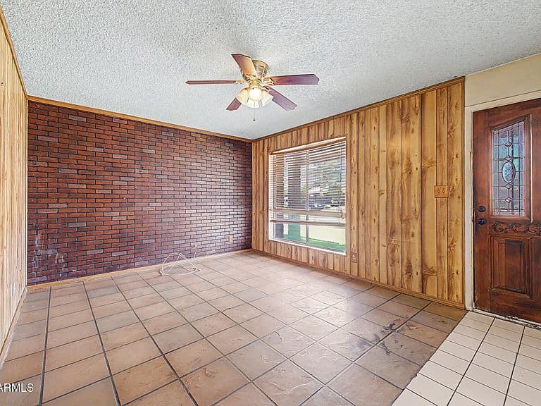 7720 W EARLL Drive photo 4