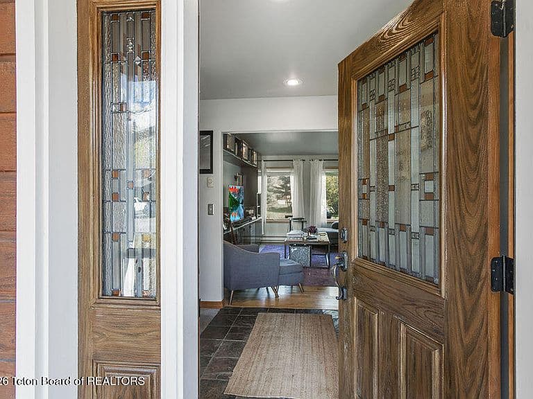 865 Seneca Ln photo 2