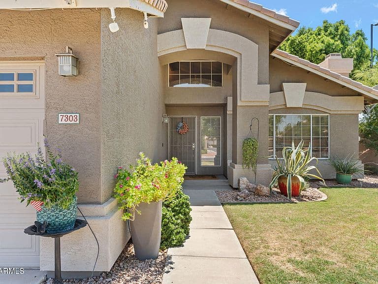 7303 E FLOWER Avenue photo 2