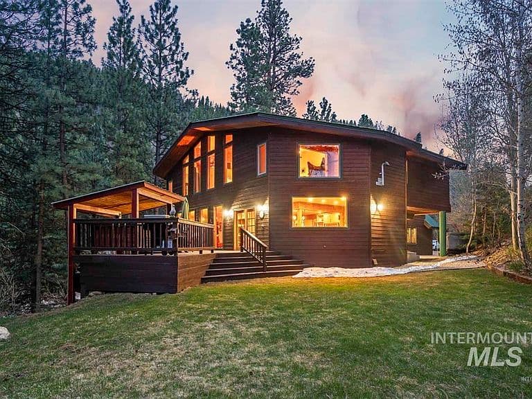 224 E Hoalst St photo 1