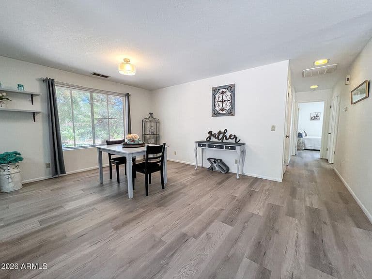 710 Sunshine Lane photo 5