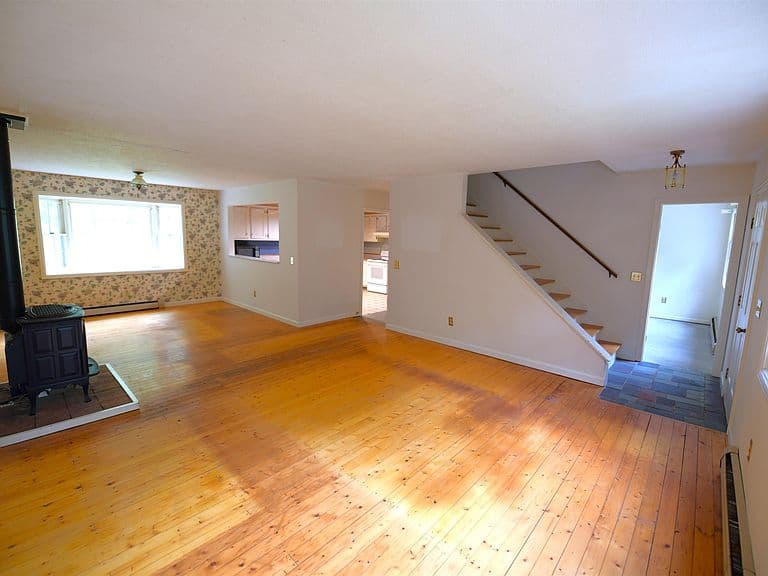 228 Yantz Hill Road photo 5