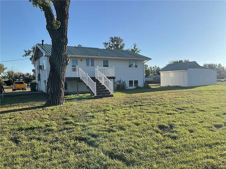 702 Kramer St photo 2