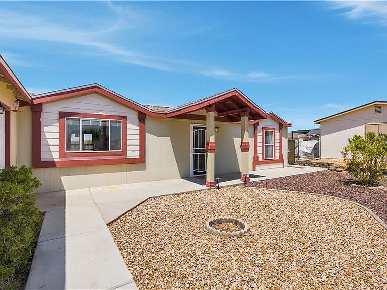 2719 E Vicki Avenue photo 5
