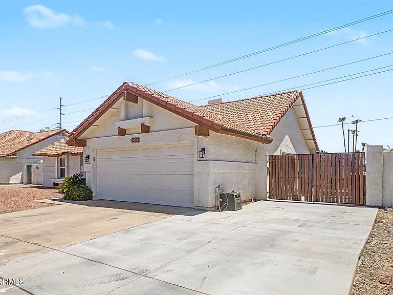 7519 W MCRAE Way photo 3