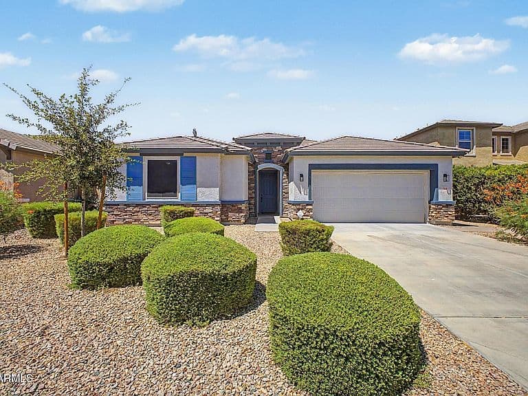 744 W DESERT HOLLOW Drive photo 1