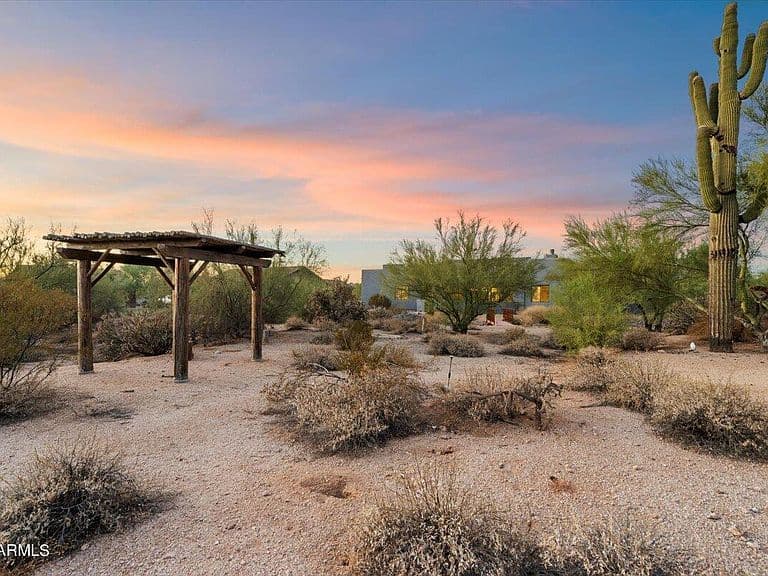 6523 E LONESOME Trail photo 5