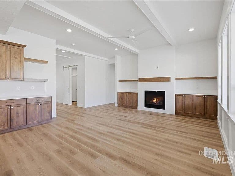 446 W Millstone St photo 4
