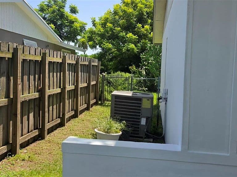 11550 SW 119th Place Rd photo 3