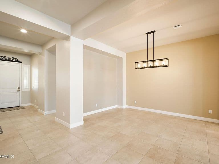 8562 W MYRTLE Avenue photo 5