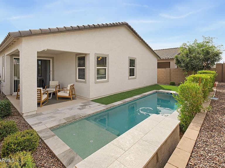15740 W MIAMI Street photo 2